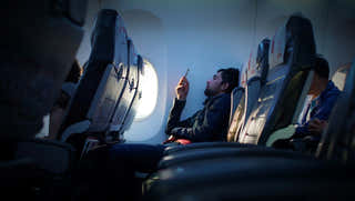Using Nicotine Gum on Airplanes and During Travel: Staying Smoke-Free on the Go