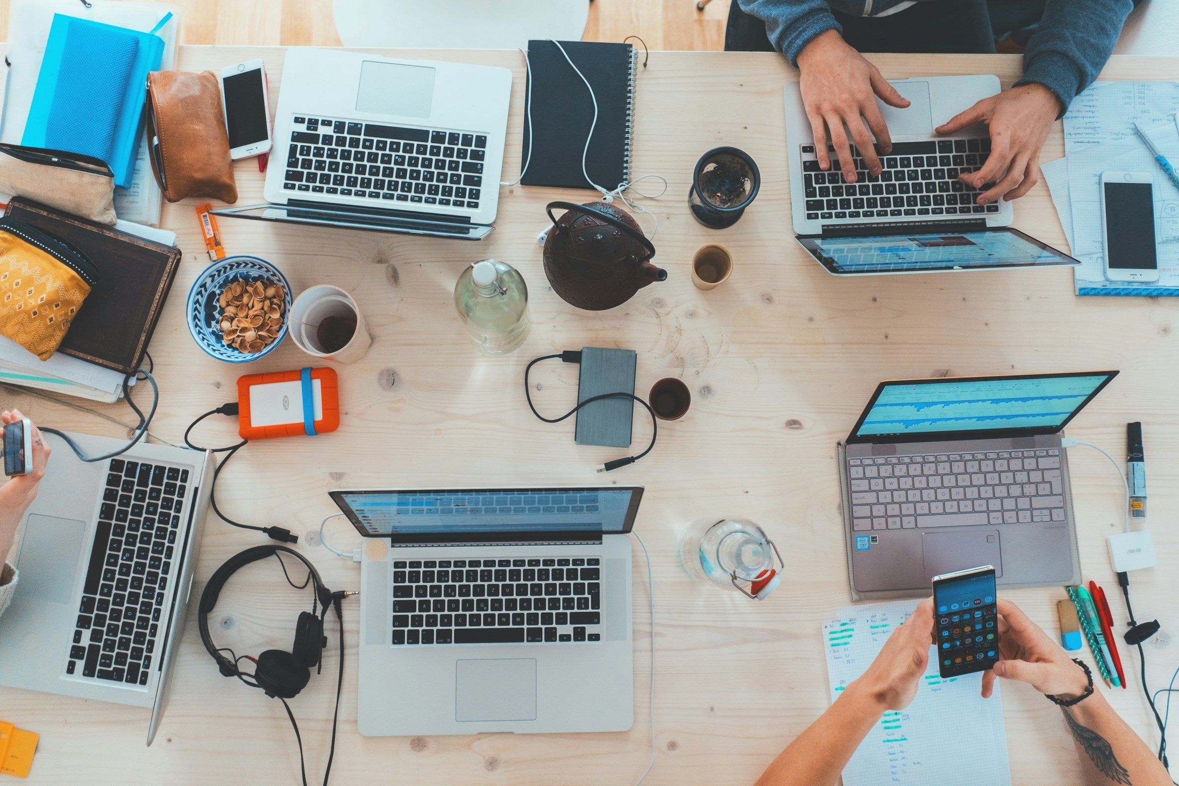 Using Nicotine Gum at Work: Staying Smoke-Free Through the Workday - Quitine