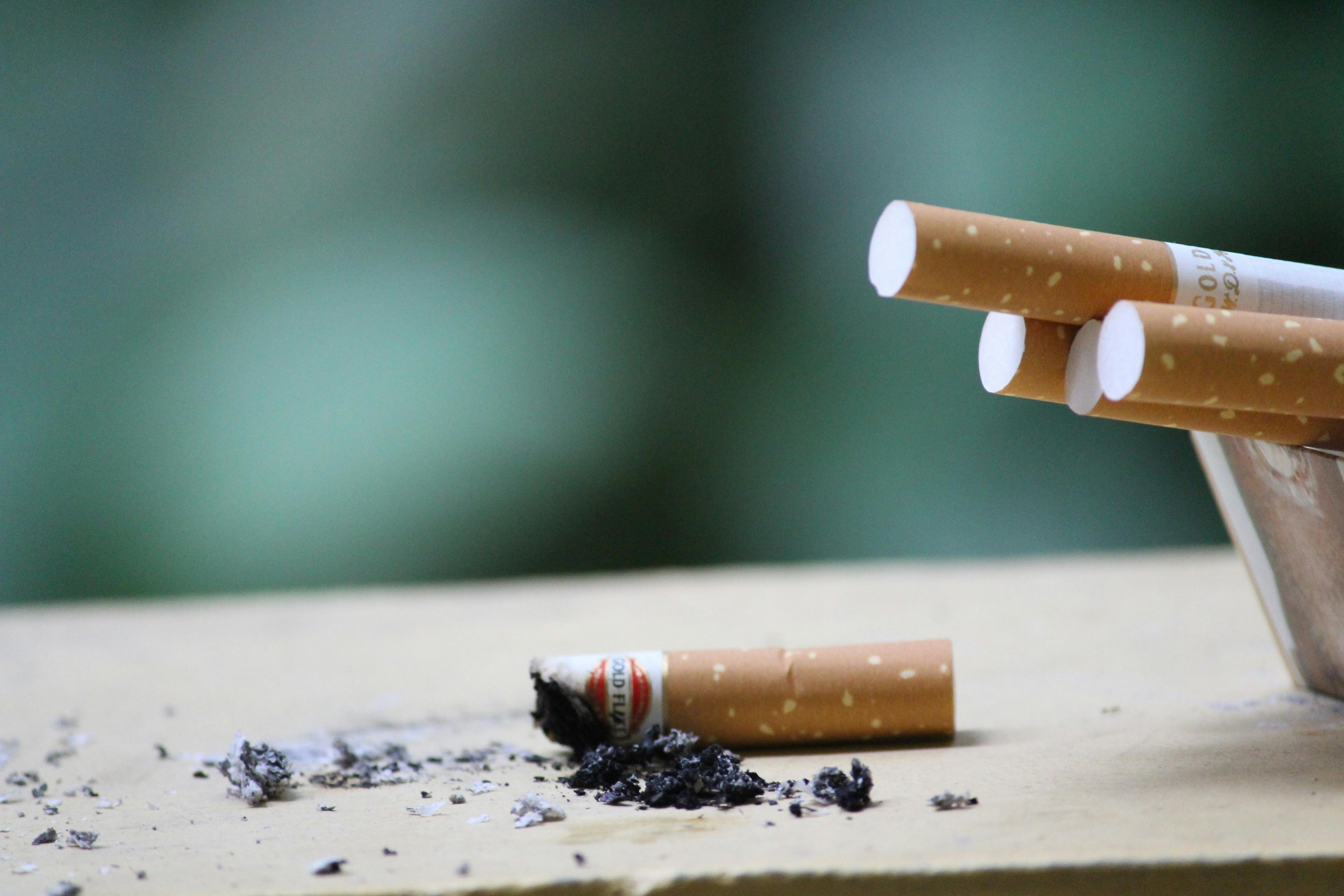 Nicotine Replacement Therapy vs. Prescription Medications: Choosing Your Quit Method- Quitine 