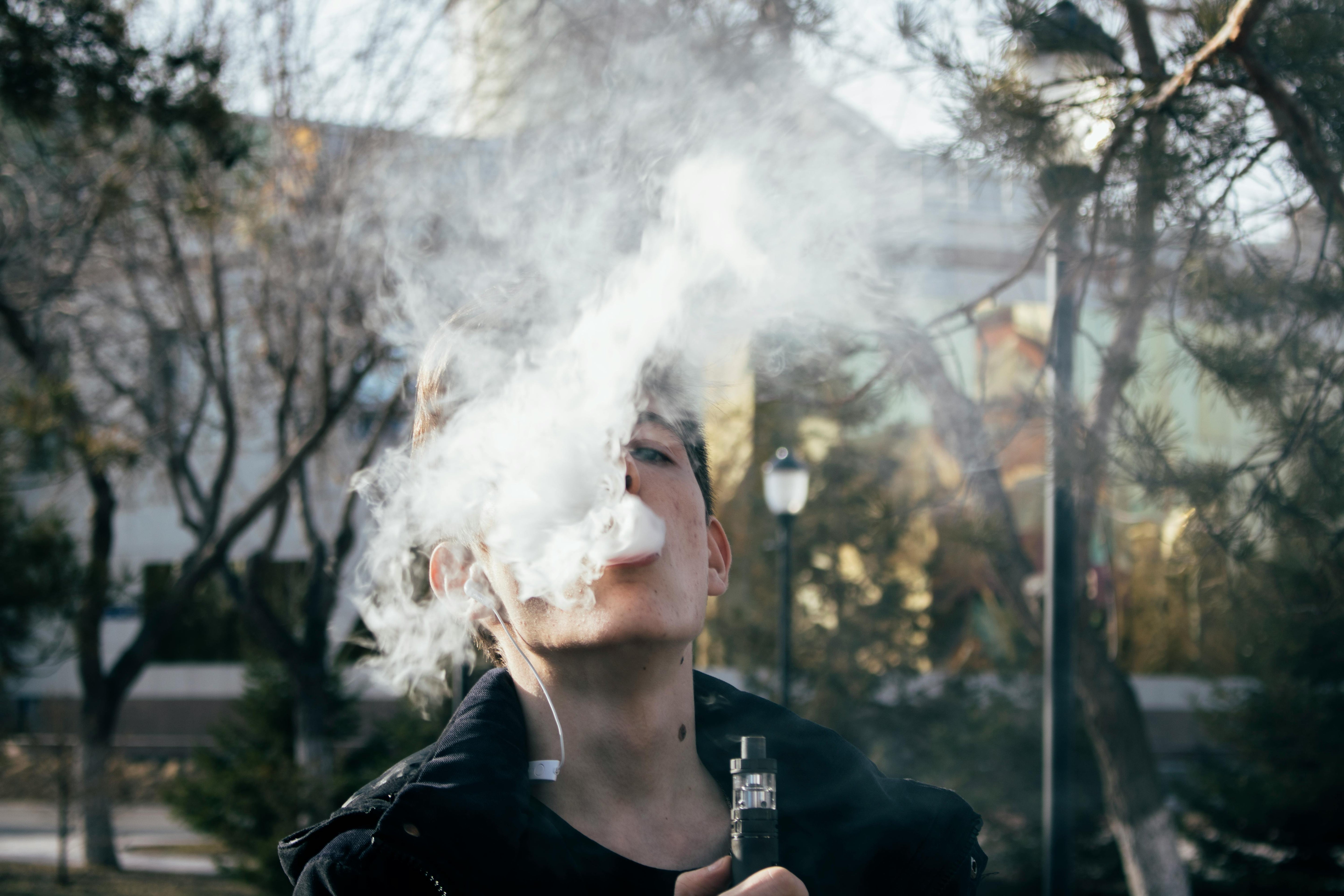 Quitting Vaping vs. Quitting Smoking - Quitine